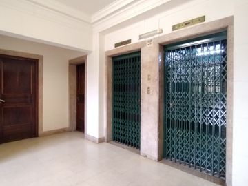 VENTA OFICINA LUMINOSA 25 M2 LAVALLE 1400