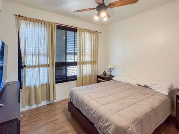 Casa 4 Dorm con Cochera y Pileta