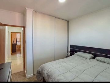 Casa 4 Dorm con Cochera y Pileta