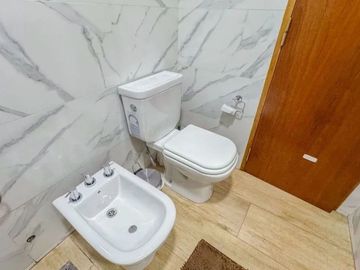 Casa 4 Dorm con Cochera y Pileta