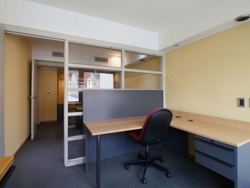 Alquiler Oficina 4 amb Baño Cocina Monserrat