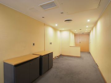 Alquiler Oficina 4 amb Baño Cocina Monserrat