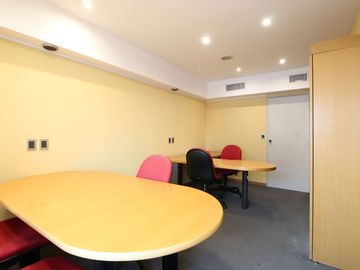 Alquiler Oficina 4 amb Baño Cocina Monserrat