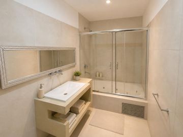 VENTA MONOAMBIENTE 63M2 APTO PROF. ACEPTA PERMUTA