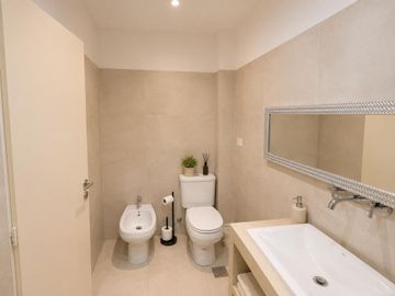 VENTA MONOAMBIENTE 63M2 APTO PROF. ACEPTA PERMUTA