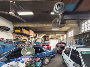 VENTA TALLER MECÁNICO CON CASA DE 4 AMB