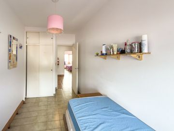 VENTA TALLER MECÁNICO CON CASA DE 4 AMB
