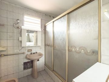 VENTA TALLER MECÁNICO CON CASA DE 4 AMB