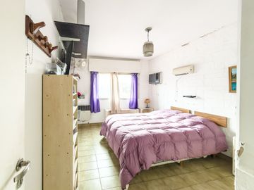 VENTA TALLER MECÁNICO CON CASA DE 4 AMB