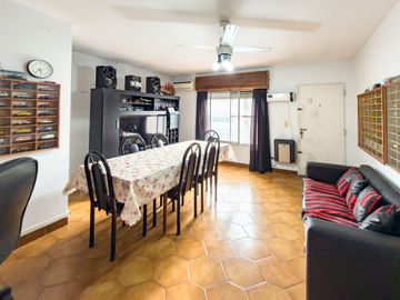VENTA TALLER MECÁNICO CON CASA DE 4 AMB
