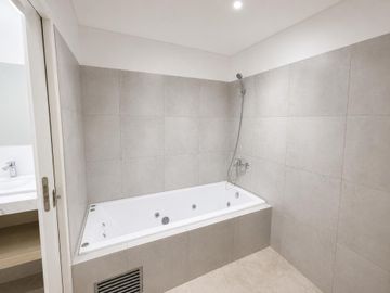 VENTA EXCLUSIVO DEPTO 3 AMB. ACEPTA PERMUTA