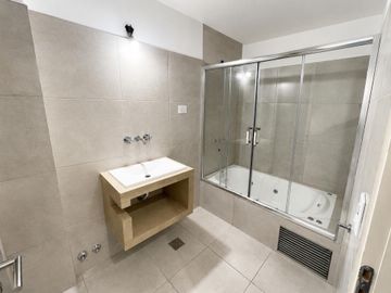 VENTA MONOAMBIENTE 63M2 APTO PROF. ACEPTA PERMUTA