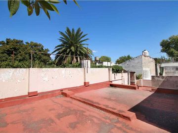 VENTA FLORES CASA LOTE PROPIO 4 AMB PATIO TERRAZA