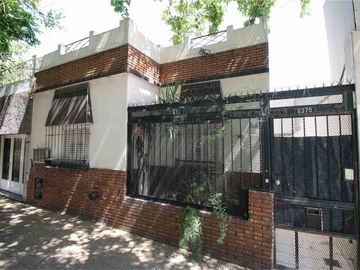 VENTA FLORES CASA LOTE PROPIO 4 AMB PATIO TERRAZA