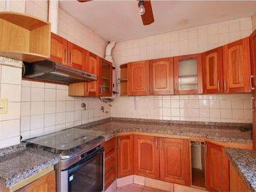 VENTA FLORES CASA LOTE PROPIO 4 AMB PATIO TERRAZA
