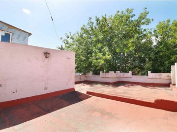 VENTA FLORES CASA LOTE PROPIO 4 AMB PATIO TERRAZA