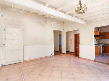 VENTA FLORES CASA LOTE PROPIO 4 AMB PATIO TERRAZA
