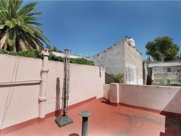 VENTA FLORES CASA LOTE PROPIO 4 AMB PATIO TERRAZA