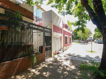 VENTA FLORES CASA LOTE PROPIO 4 AMB PATIO TERRAZA