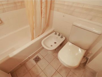 VENTA FLORES CASA LOTE PROPIO 4 AMB PATIO TERRAZA