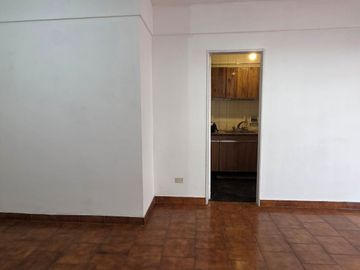 VENTA DPTO. 4 AMBIENTES EN FLORES! APTO CREDITO