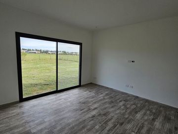 VENTA CASA 4 AMBIENTES BARRIO MONET LOS CARDALES