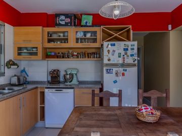 VENTA CASA DE 4 AMBIENTES. BARRIO SANTA CLARA