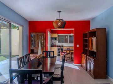 VENTA CASA DE 4 AMBIENTES. BARRIO SANTA CLARA