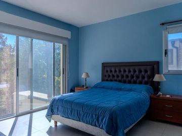 VENTA CASA DE 4 AMBIENTES. BARRIO SANTA CLARA