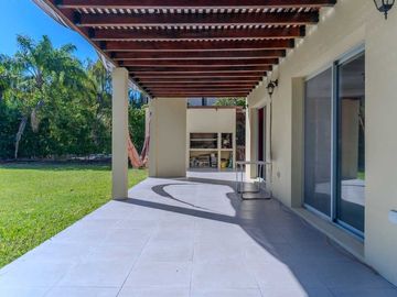 VENTA CASA DE 4 AMBIENTES. BARRIO SANTA CLARA