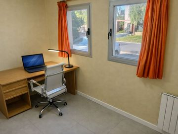 VENTA CASA DE 4 AMBIENTES. BARRIO SANTA CLARA