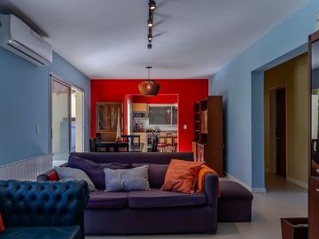 VENTA CASA DE 4 AMBIENTES. BARRIO SANTA CLARA