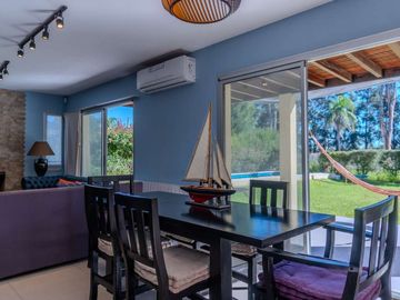 VENTA CASA DE 4 AMBIENTES. BARRIO SANTA CLARA