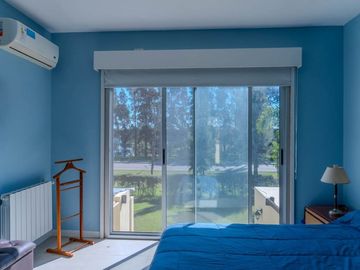 VENTA CASA DE 4 AMBIENTES. BARRIO SANTA CLARA