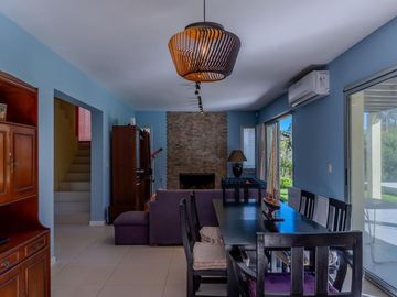 VENTA CASA DE 4 AMBIENTES. BARRIO SANTA CLARA