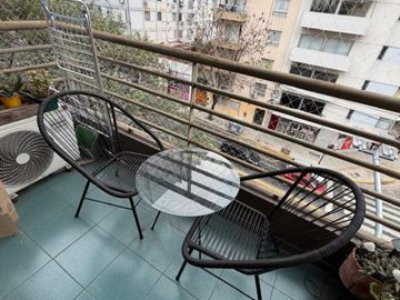 VENTA MONOAMBIENTE FLORES, FRENTE BALCON