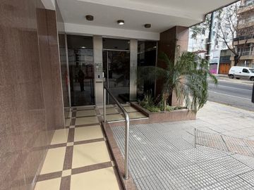 VENTA MONOAMBIENTE FLORES, FRENTE BALCON