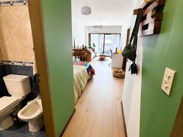 VENTA MONOAMBIENTE FLORES, FRENTE BALCON