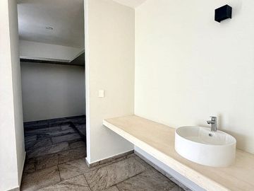 CASA EN VENTA DE UN SOLO NIVEL CON 500m2 DE TERRENO, 3 HAB Y ALBERCA