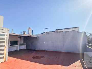 Casa 4 Amb. | 3 Dorm. (1 en Suite) | Terraza | Cochera | A 2 Cuadras de Parque Saavedra