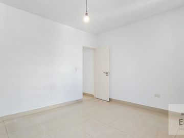 Casa 4 Amb. | 3 Dorm. (1 en Suite) | Terraza | Cochera | A 2 Cuadras de Parque Saavedra
