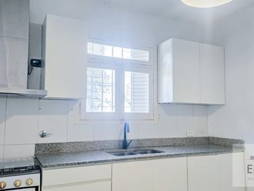 Casa 4 Amb. | 3 Dorm. (1 en Suite) | Terraza | Cochera | A 2 Cuadras de Parque Saavedra