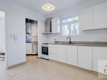 Casa 4 Amb. | 3 Dorm. (1 en Suite) | Terraza | Cochera | A 2 Cuadras de Parque Saavedra
