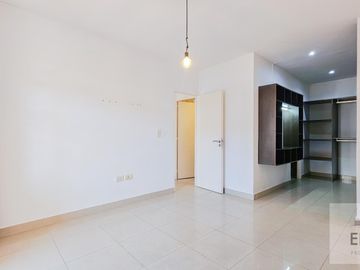 Casa 4 Amb. | 3 Dorm. (1 en Suite) | Terraza | Cochera | A 2 Cuadras de Parque Saavedra