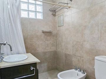 Casa 4 Amb. | 3 Dorm. (1 en Suite) | Terraza | Cochera | A 2 Cuadras de Parque Saavedra