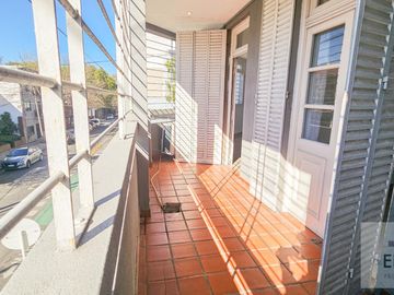 Casa 4 Amb. | 3 Dorm. (1 en Suite) | Terraza | Cochera | A 2 Cuadras de Parque Saavedra