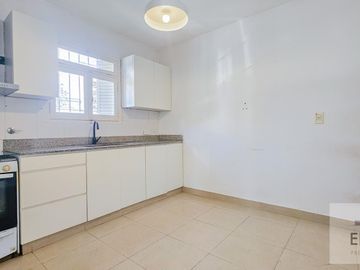 Casa 4 Amb. | 3 Dorm. (1 en Suite) | Terraza | Cochera | A 2 Cuadras de Parque Saavedra