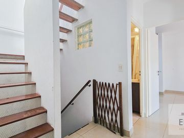 Casa 4 Amb. | 3 Dorm. (1 en Suite) | Terraza | Cochera | A 2 Cuadras de Parque Saavedra