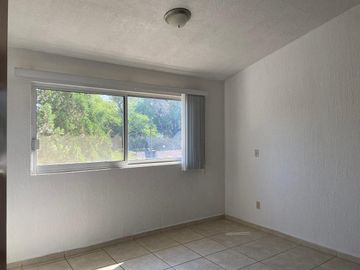 RENTA DE CASA EN PRIVADA BUGAMBILIAS - COLONIA LAS HADAS, QUERÉTARO