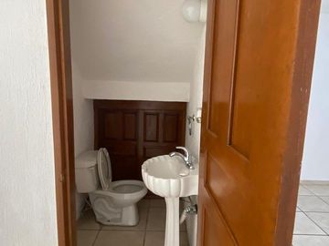 RENTA DE CASA EN PRIVADA BUGAMBILIAS - COLONIA LAS HADAS, QUERÉTARO